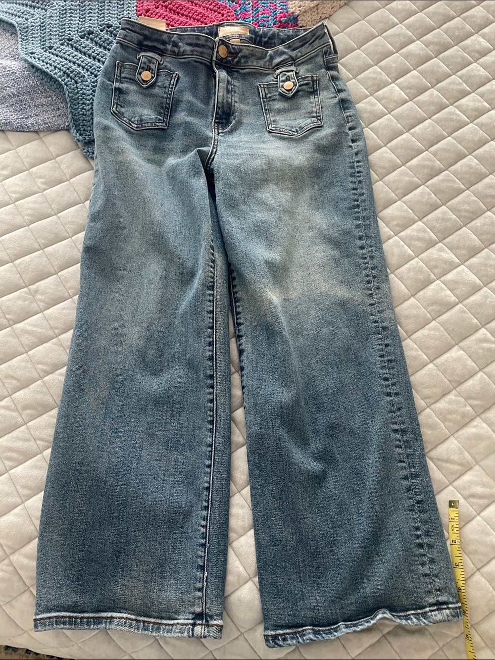 High-Rise Wide Leg Jeans in Faded Blue Wash